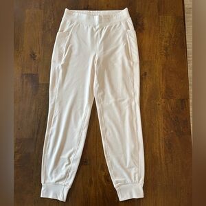 *NWOT*Fabletics On-The-Go Cold-Weather Jogger Size Small Color Oats Ivory Cream